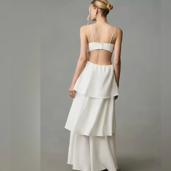 NWT Farm Rio Stunning White Layered Dress with flower Detail Retails $285 - Picture 2 of 6